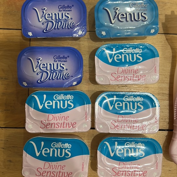 Venus Razers - Picture 4 of 7